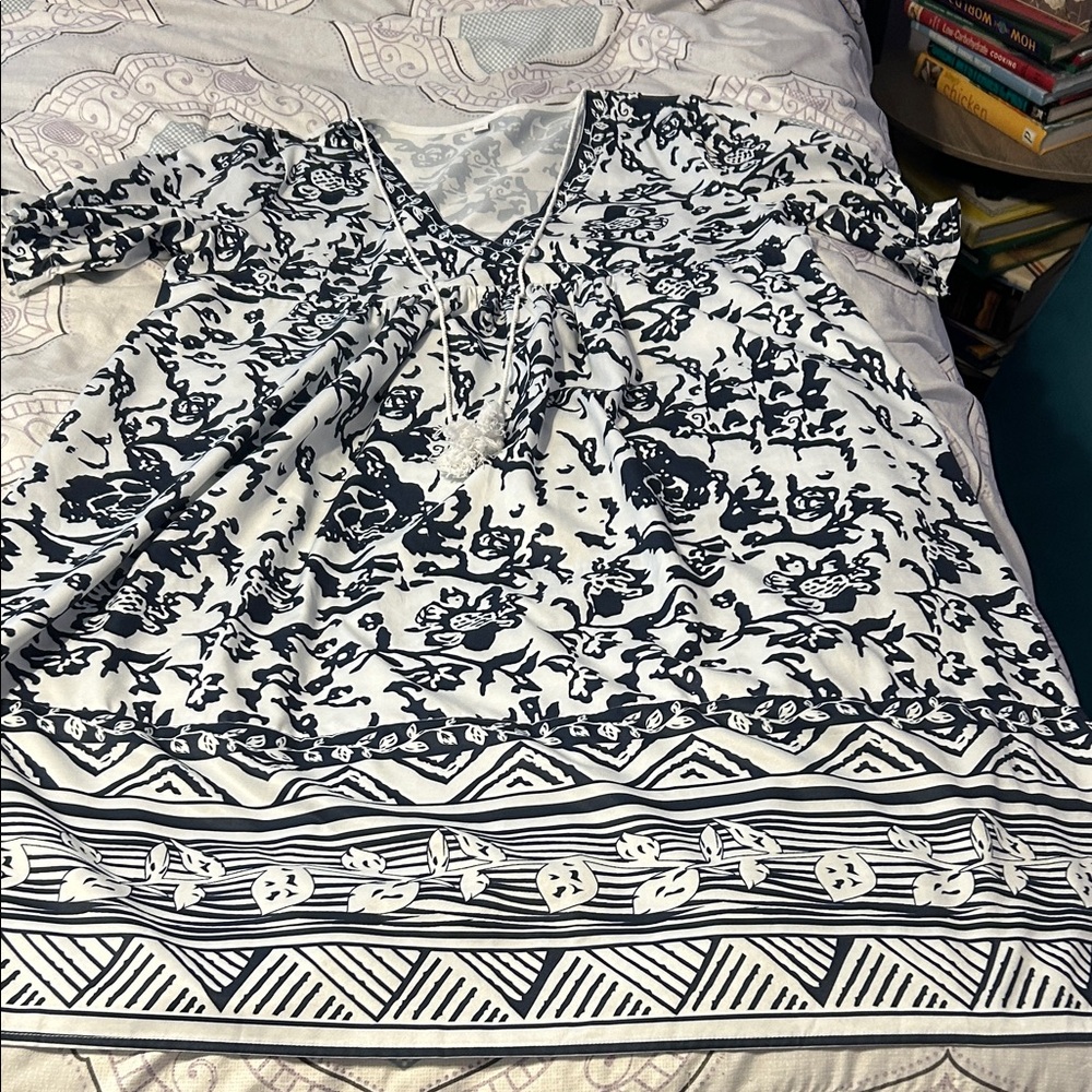 Floral Black and White Women's Top